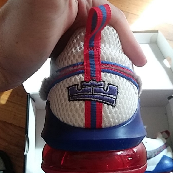 Gym shoes - Picture 2 of 8